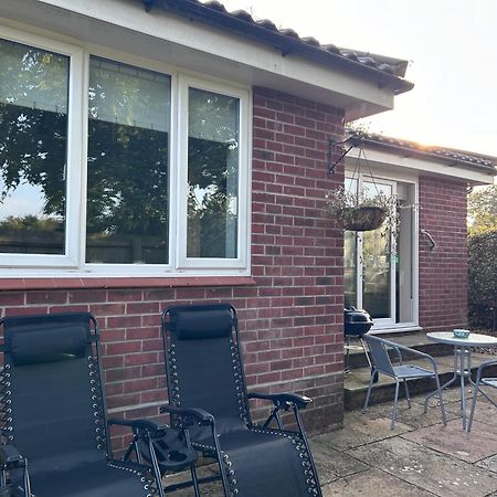 Hamble House Holiday Let Удбридж Екстериор снимка