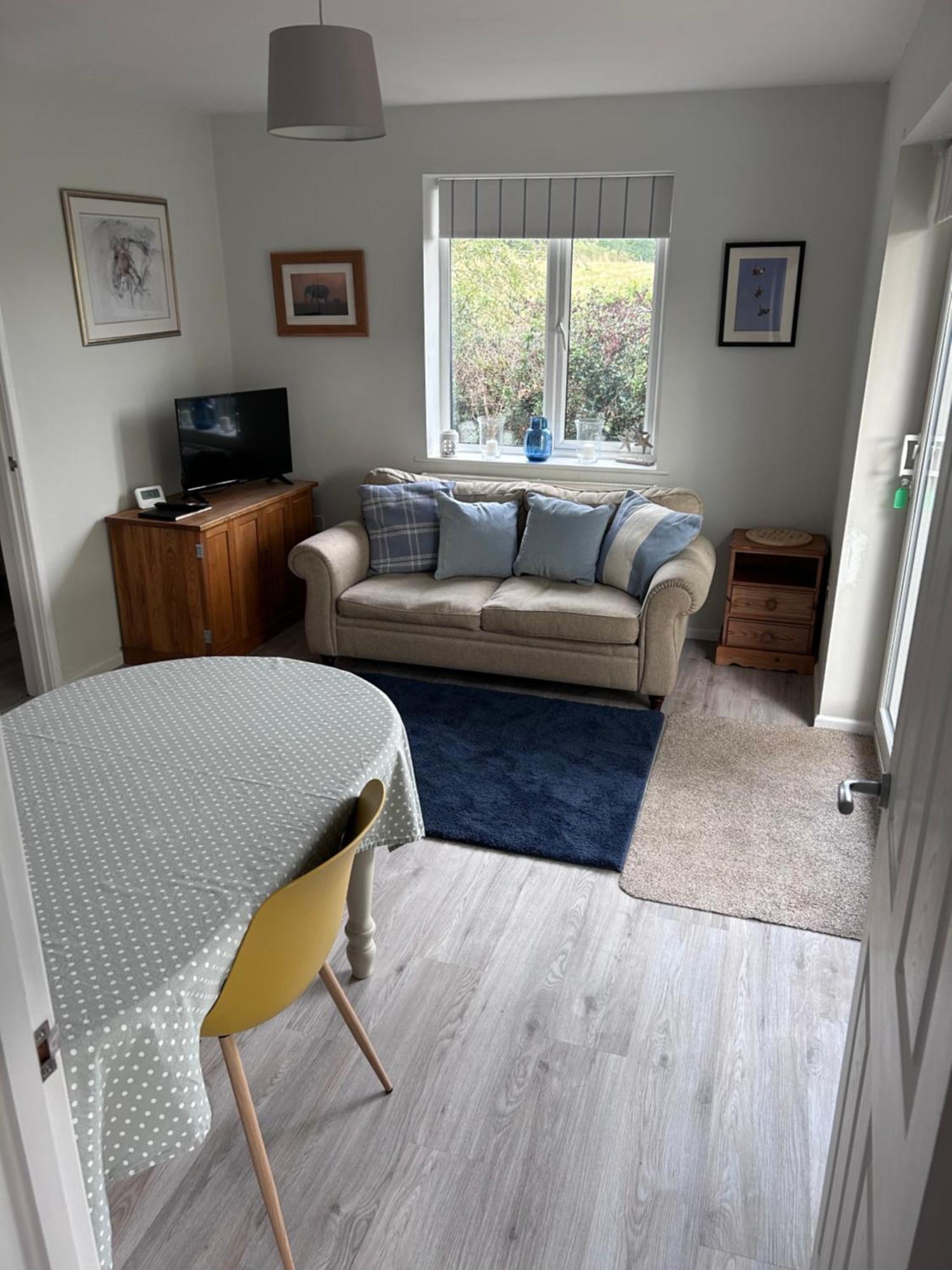 Hamble House Holiday Let Удбридж Екстериор снимка