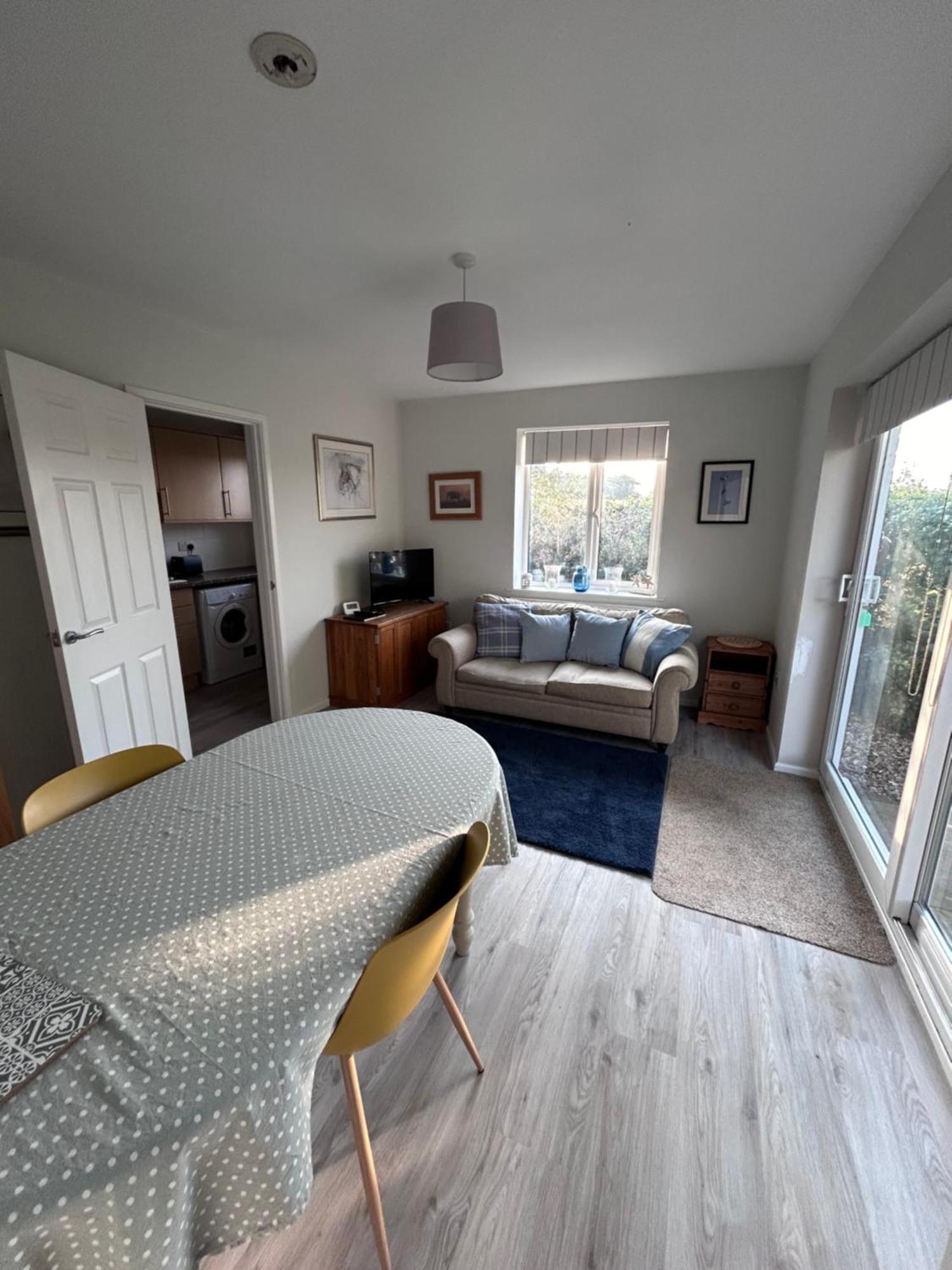 Hamble House Holiday Let Удбридж Екстериор снимка