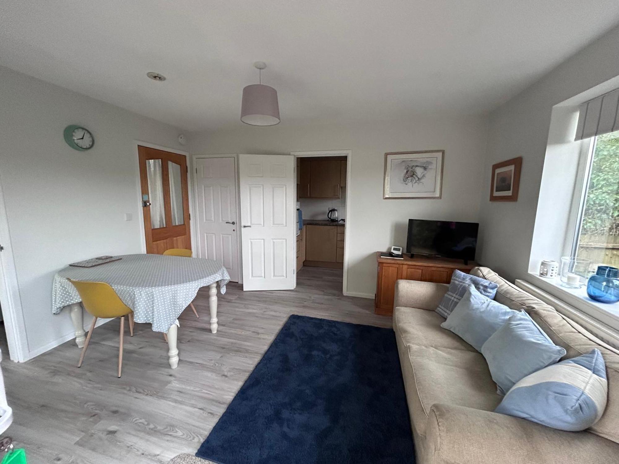 Hamble House Holiday Let Удбридж Екстериор снимка