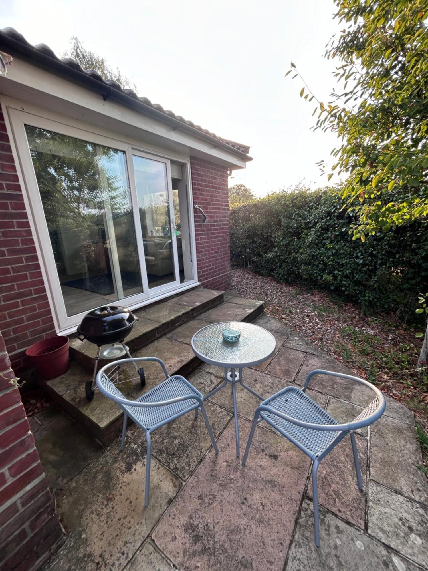 Hamble House Holiday Let Удбридж Екстериор снимка